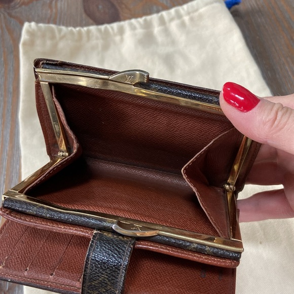 Louis Vuitton Wallet - Picture 3 of 7